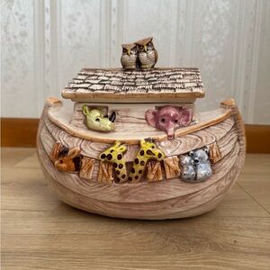 Vintage 1970’s Noah's Ark Cookie Jar Ceramic Treasure Craft